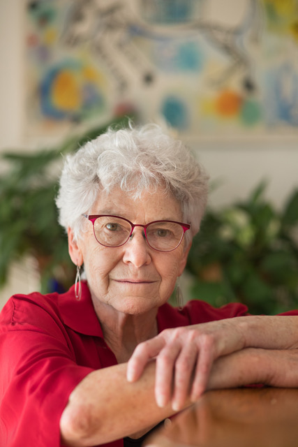 Porträtfoto von Elizabeth Jelin