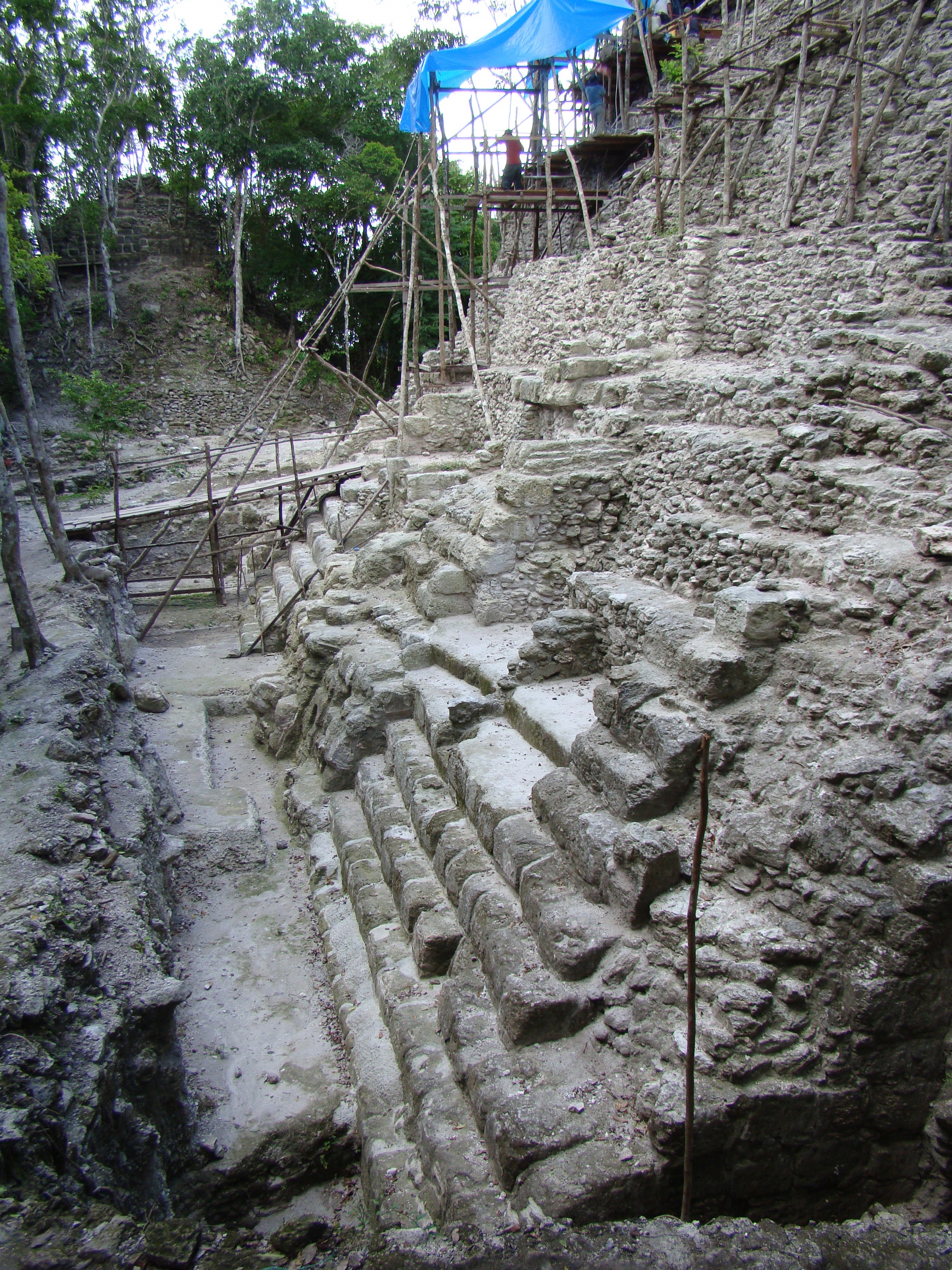 Foto der Ruinen des Mirador (öffnet Vergrößerung des Bildes)